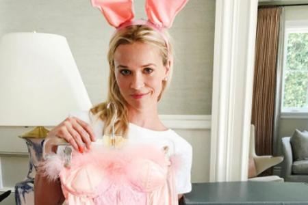 Reese Witherspoon hat zum Jubiläum das Häschenkostüm aus 