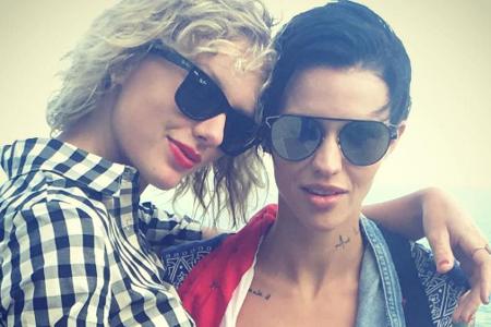 Ruby Rose hat eine Vorliebe für coole Sonnenbrillen