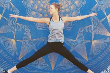 Karlie Kloss liebt es, Sport zu machen und das spiegelt sich auch in ihrer Kleidung wieder