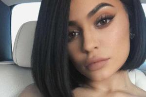 Kylie Jenner trägt ihre Haare jetzt kürzer