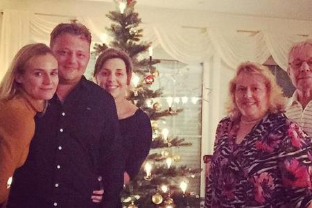 Diane Kruger (l.) an der Seite ihres Bruders Stefan, rechts im Bild: Mutter Maria-Therese und Vater Hans-Heinrich