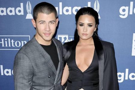 Nick Jonas und Demi Lovato bei den GLAAD-Awards Ende Februar