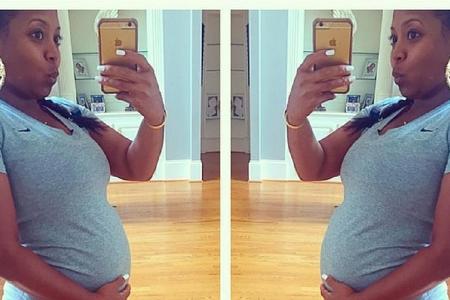 Noch am Wochenende hat Keshia Knight Pulliam für ein fröhliches Spiegel-Selfie mit Babybauch posiert
