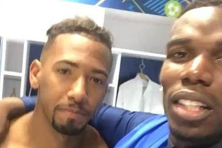 Paul Pogba (l.) gemeinsam mit Jerome Boateng in der DFB-Kabine