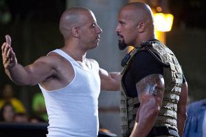 "Fast & Furious Five": Dominic Toretto (Vin Diesel) und Agent Hobbs (Dwayne Johnson) geraten aneinander.