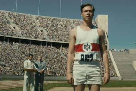 Der Deutsche David Kross ist als Luz Long zu sehen