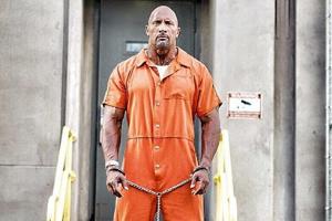 Was hat Dwayne Johnson alias Luke Hobbs nur angestellt?