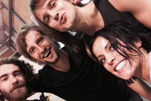 Stefanie Kloß spielt zusammen mit drei Jungs in der Band Silbermond