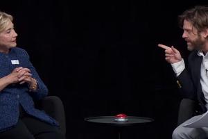 Hillary Clinton stellte sich den Fragen von Zach Galifianakis