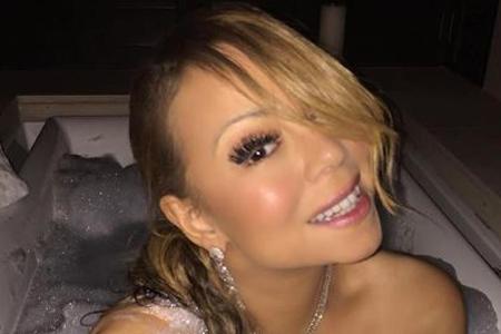 Sexy Grüße aus der Badewanne: Mariah Carey