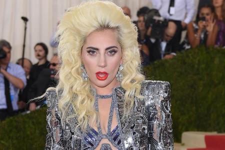Lady Gaga bei der MET Gala 2016 in New York