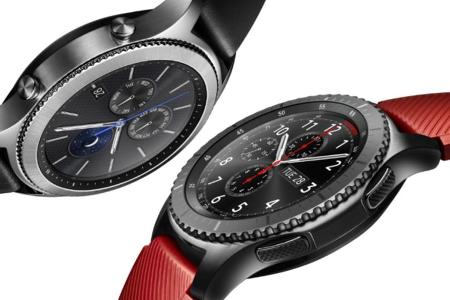 Das ist die neue Samsung-Gear-S3-Smartwatch in den beiden Varianten Classic (r.) und Frontier