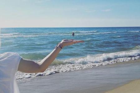 Kristen Bell verbringt den Tag mit ihrer Familie am Michigansee