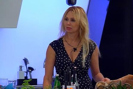 Dolly Dollar alias Christine Zierl musste als erste Kandidatin das 