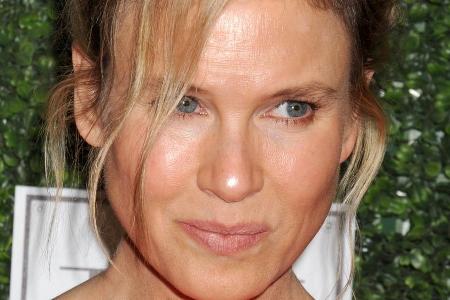 Die Haut ist glattgebügelt, der Blick offen: Von ihren 47 Jahren sieht man Renée Zellweger nichts an