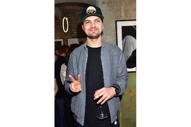 ...Gäste, die diese auch verbreiten, erschien auch Jimi Blue Ochsenknecht bei der Buchpräsentation inklusive Vernissage. Und...