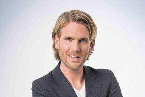 Moderator Robin Bade musste "Promi Big Brother" schon wieder verlassen