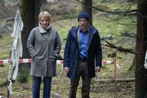 "Marie Brand und die rastlosen Seelen": Marie Brand (Mariele Millowitsch) und Simmel (Hinnerk Schönemann) finden am Tatort e...