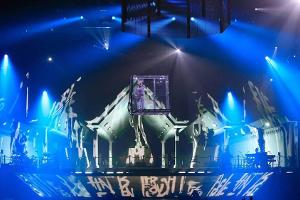 Seine "Purpose"-Show eröffnet Justin Bieber in einem gläsernen Würfel