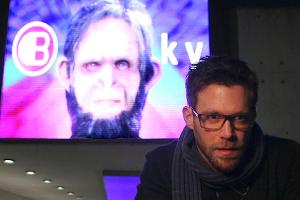 "Tatort: HAL": Dr. David Bogmann (Ken Duken) fühlt sich von seinem eigenen Computerprogramm verfolgt