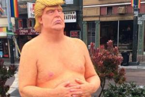 Der nackte Donald Trump steht als Statue in fünf US-Städten