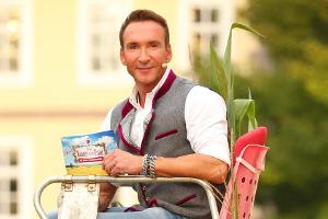 Jochen Bendel strahlt derzeit auch in ungewöhnlichen TV-Situationen wie ein Honigkuchenpferd