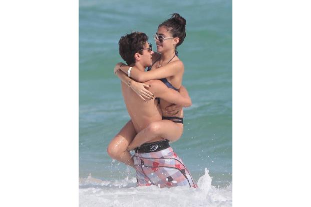 ...Skandalnudel Justin Bieber - legte mit ihrem Freund Jack Gilinsky eine ganz schön heiße Nummer aufs Parkett. Entspannter ...