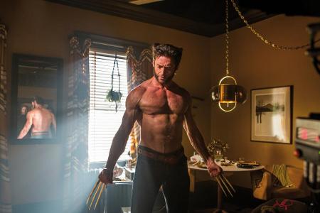 Denn der krallenbewehrte Mutant ist quasi unsterblich und altert nicht (auch, wenn Schauspieler Jackman im direkten Vergleic...