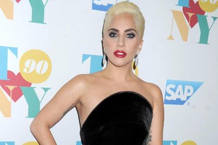 Mit der blonden Mähne und dem roten Lippenstift erinnerte Lady Gaga an Marilyn Monroe