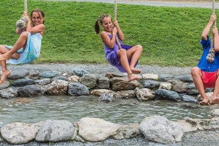 Kinderspaß beim Hexenwasser in Söll