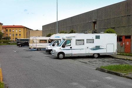 Salò: die markierten Stellflächen nahe am Gardasee.