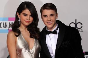 Selena Gomez und Justin Bieber bei den American Music Awards im Jahr 2011
