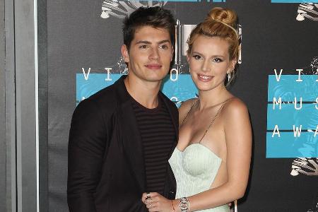 Ein Bild aus glücklicheren Tagen, Gregg Sulkin und Bella Thorne