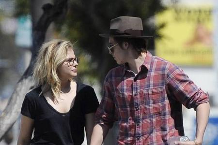 Hach ja, Liebe kann sooo schön sein! Wie schön genau, das demonstrieren gerade Brooklyn Beckham und Chloë Grace Moretz in Lo...