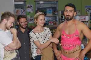 "GZSZ": Mesut steht zu seinem Wetteinsatz für Maja, auch wenn er dafür einen Bauchtanz aufführen muss