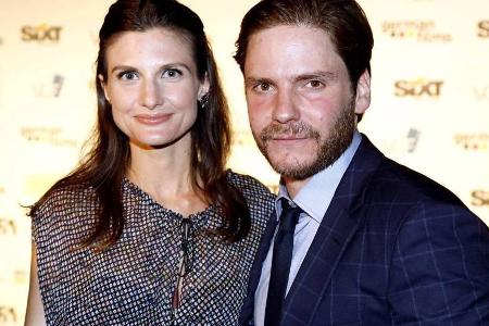 Daniel Brühl mit seiner Freundin Felicitas Rombold