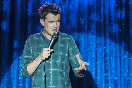 Ihr Lebensgefährte Zack (Jack Whitehall) versucht sich als Comedy-Star - und will Kristin heiraten. Allerdings hält sie ihn ...