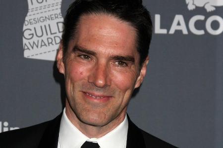 Thomas Gibson hat Ärger am 