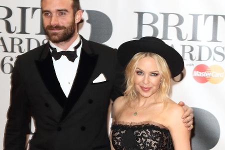 Joshua Sasse hat in Kylie Minogue seine Traumfrau gefunden