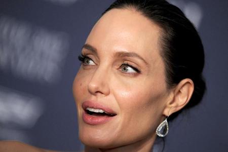 Angelina Jolie will angeblich wegen eines Umzugs nach London das alleinige Sorgerecht für die gemeinsamen Kinder mit Brad Pitt