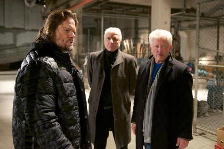 Batic und Leitmayr alias Miroslav Nemec (r.) und Udo Wachtveitl (M.) im Weihnachts-