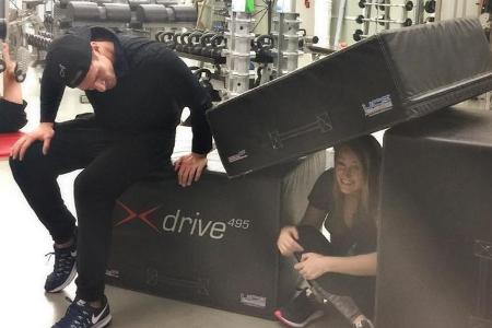 Blake Lively versteckt sich erschöpft vor ihrem Personal Trainer