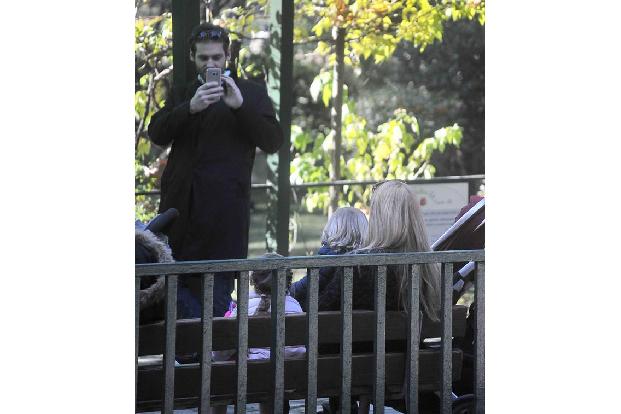 ...natürlich alles festgehalten werden. Tomasos Lieblingsmotive sind aber sowieso seine drei Lieblingsfrauen.