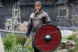 Travis Fimmel spielt in "Vikings" Ragnar Lothbrok