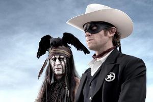 "Lone Ranger": Zusammen mit dem Komantschen Tonto (Johnny Depp, l.) sucht John Reid (Armie Hammer) die Mörder seines Bruders