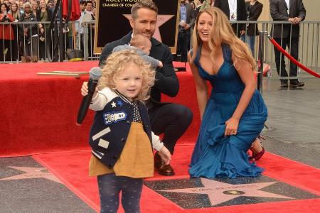 James Reynolds schnappte sich bei der Zeremonie für Papa Ryan kurzerhand das Mikrofon