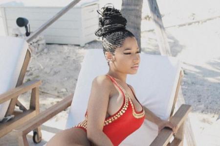 Nicki Minaj genießt die Sonne