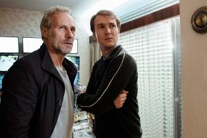 Paul Brix (Wolfram Koch, l.) und Nils (Jan Krauter) in "Tatort: Wendehammer"