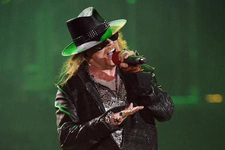 In die Jahre gekommen, aber immer noch beliebt: Axl Rose, hier während eines Konzerts im Jahr 2011