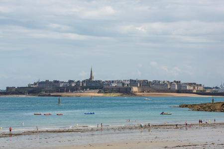 Wales: Den vierten Neuling im Bunde verschlägt es nach Dinard. Die Anreise von Cardiff aus dürfte nicht lange dauern - das 